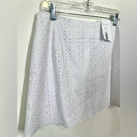 *NWT* Aqua White A-Line Mini Skirt Size Large Eyelet design lined w/Zipper back - Picture 2 of 6